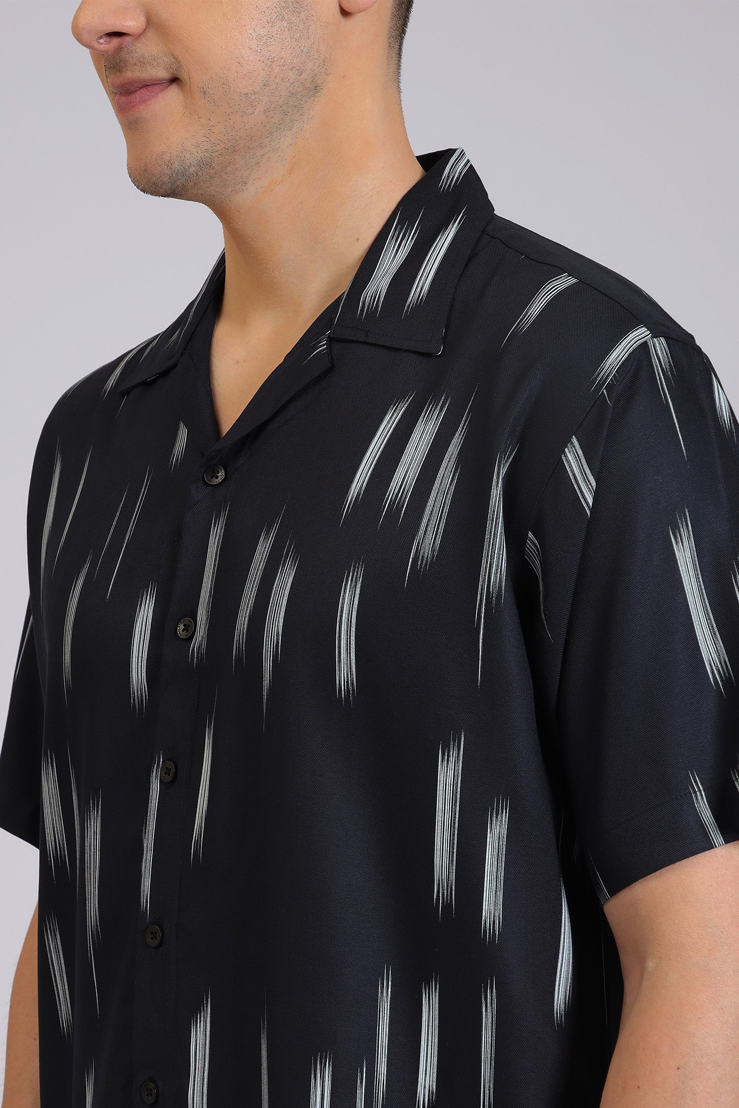 BLACK&WHITE PRINT RAYON SHIRT