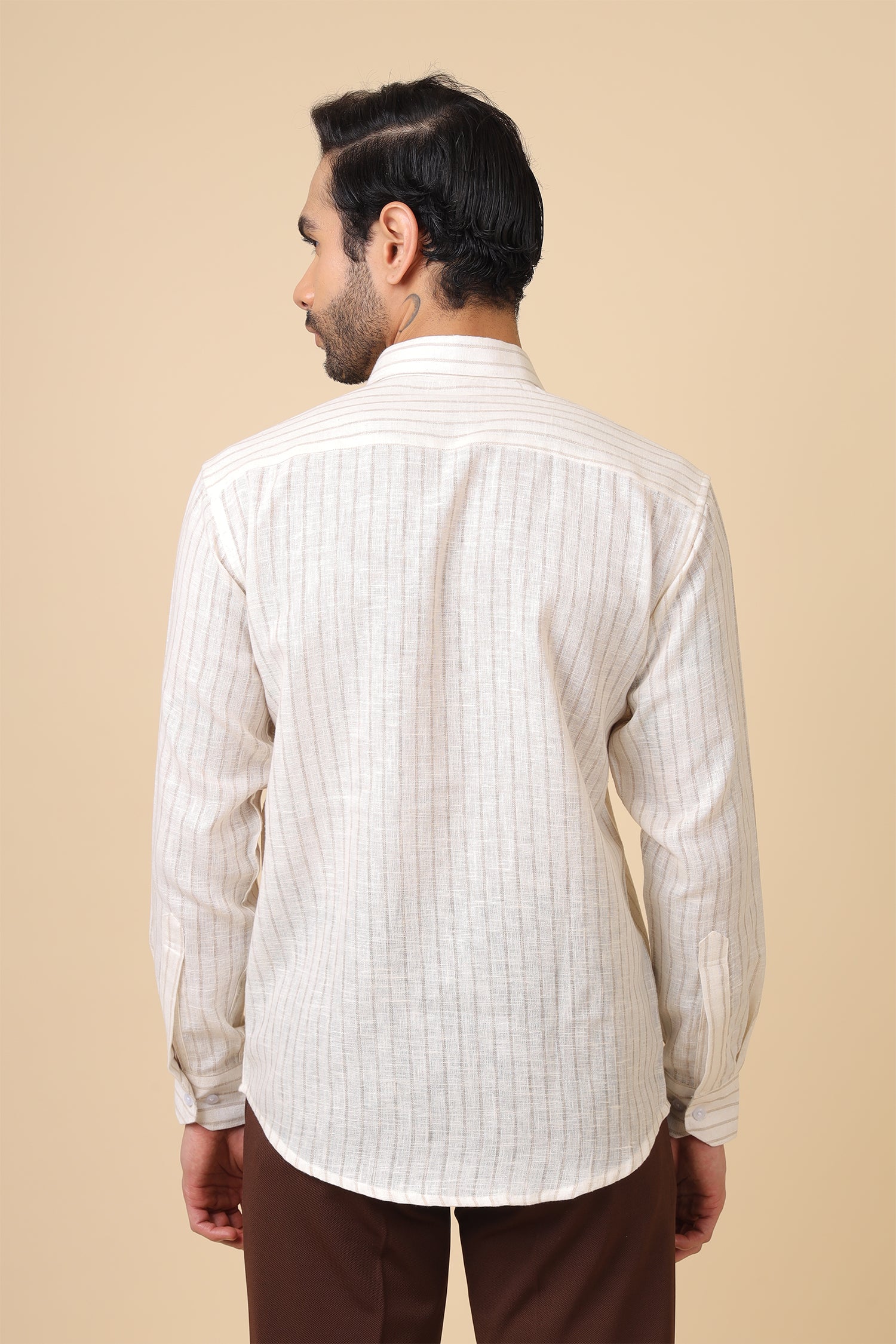 Men'S Textured Off-White Casual Shirt With Front Pocket