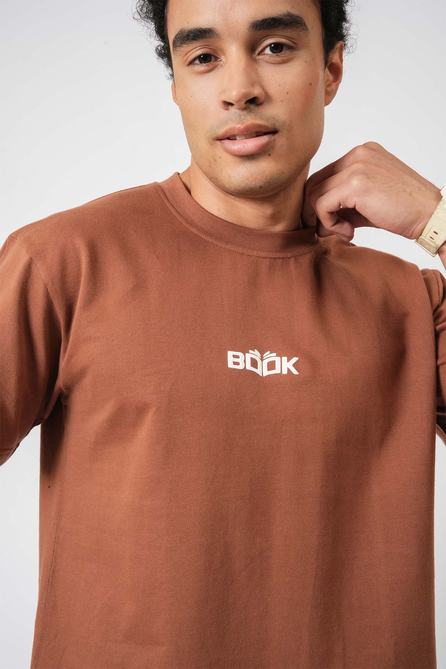 Minimal Book Lover tee for men – comfortable and clean design by Hallstatt clothing store