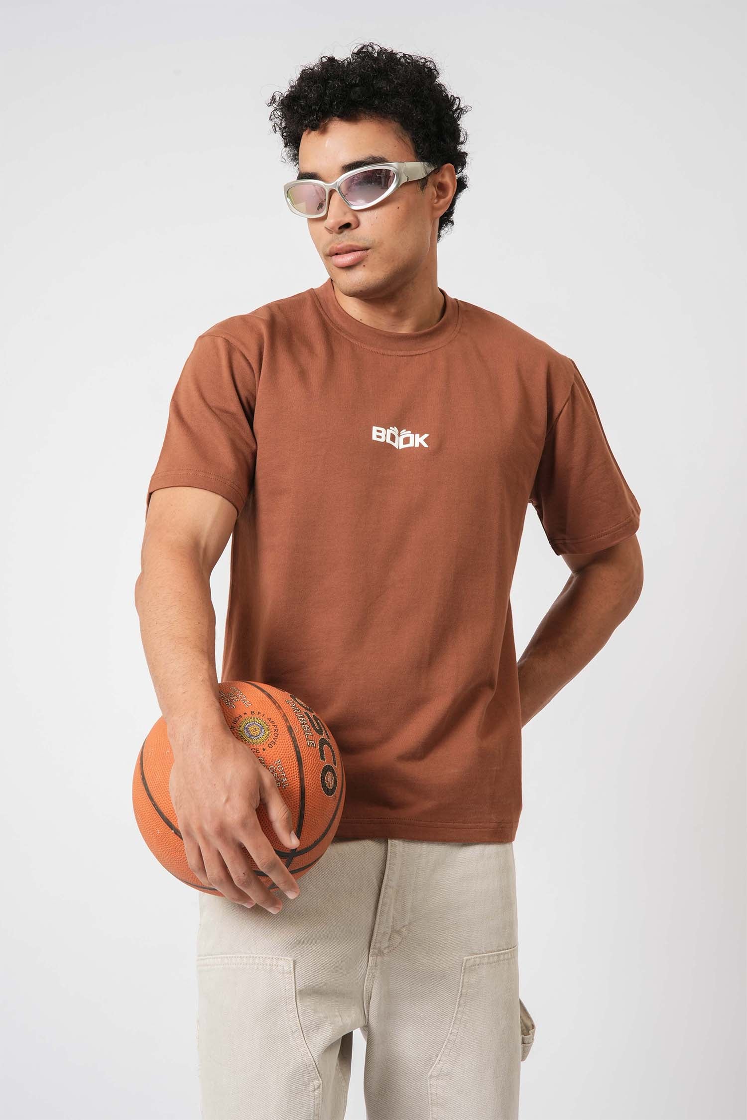 Minimal Book Lover tee for men – comfortable and clean design by Hallstatt clothing store