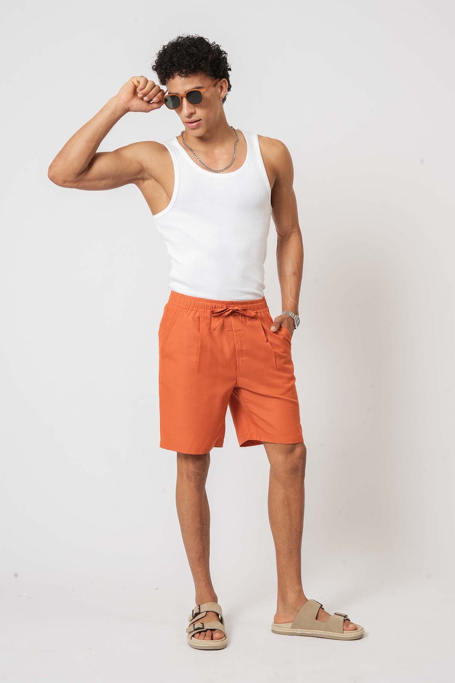 Rust drawstring shorts for men – easygoing lifestyle clothing by Hallstatt
