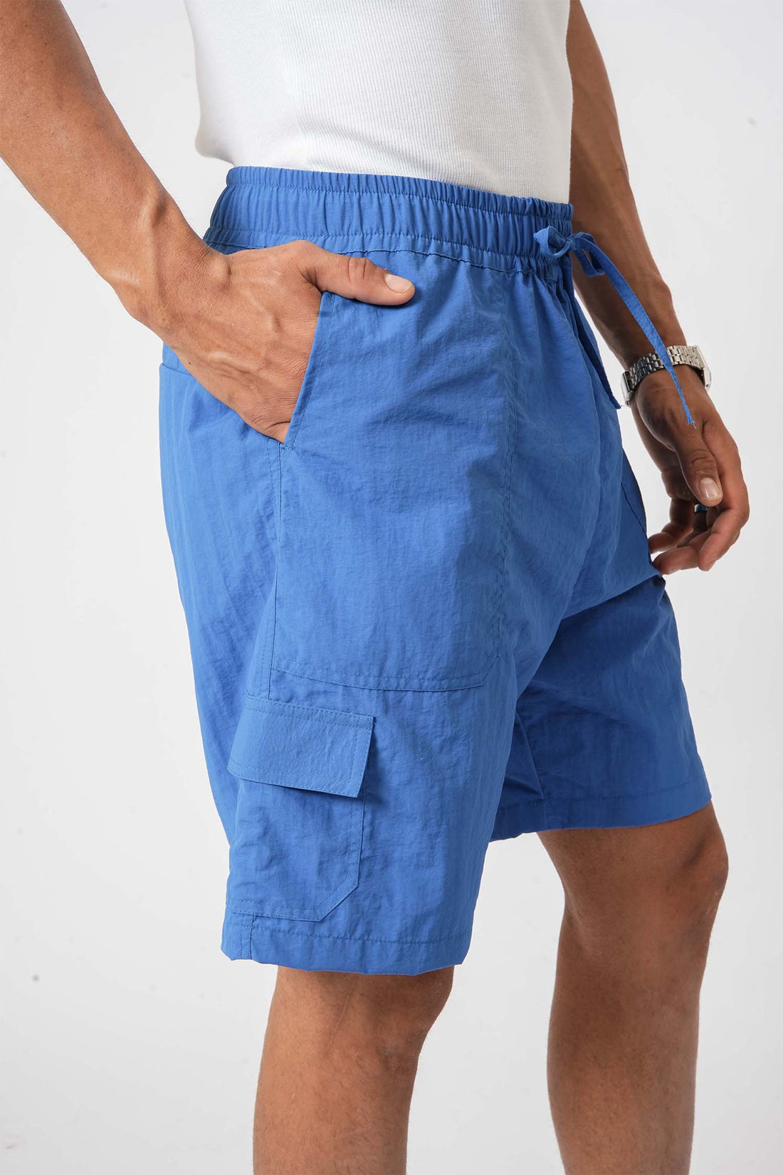 Sky blue cargo shorts for men – functional and comfortable lifestyle clothing by Hallstatt