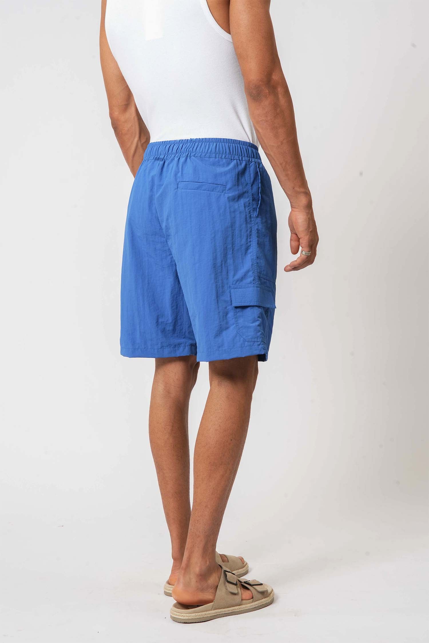 Sky blue cargo shorts for men – functional and comfortable lifestyle clothing by Hallstatt