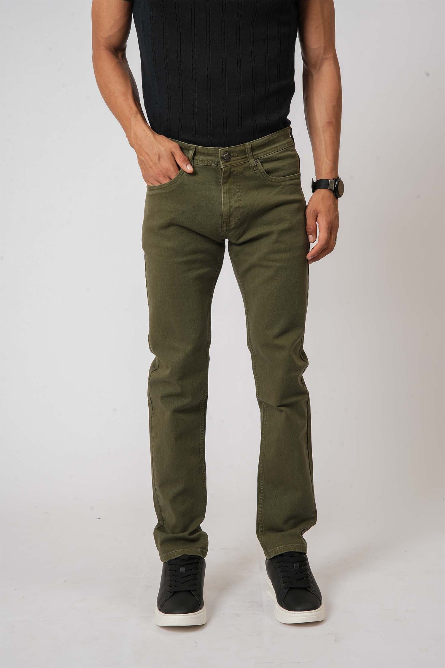 Men wearing casual olive green slim-fit denim jeans made by Hallstatt