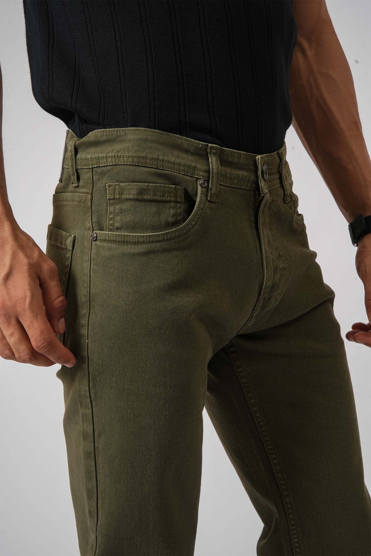 Men wearing casual olive green slim-fit denim jeans made by Hallstatt