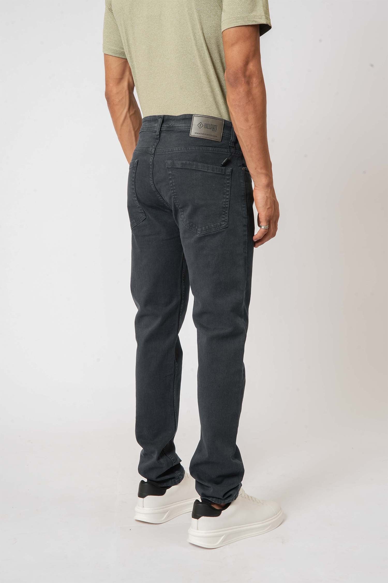 Slim-Fit Navy Jeans by Hallstatt – casual essential in men's clothing